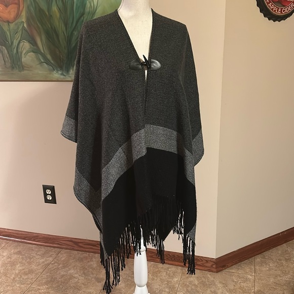 🎉2xHost Pick🎉 Open Sweater Wrap - Picture 1 of 8